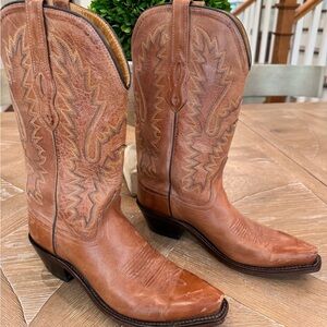 OLD WEST WOMEN'S DISTRESSED TAN LEATHER WESTERN BOOTS - SNIP TOE, SIZE 7.5